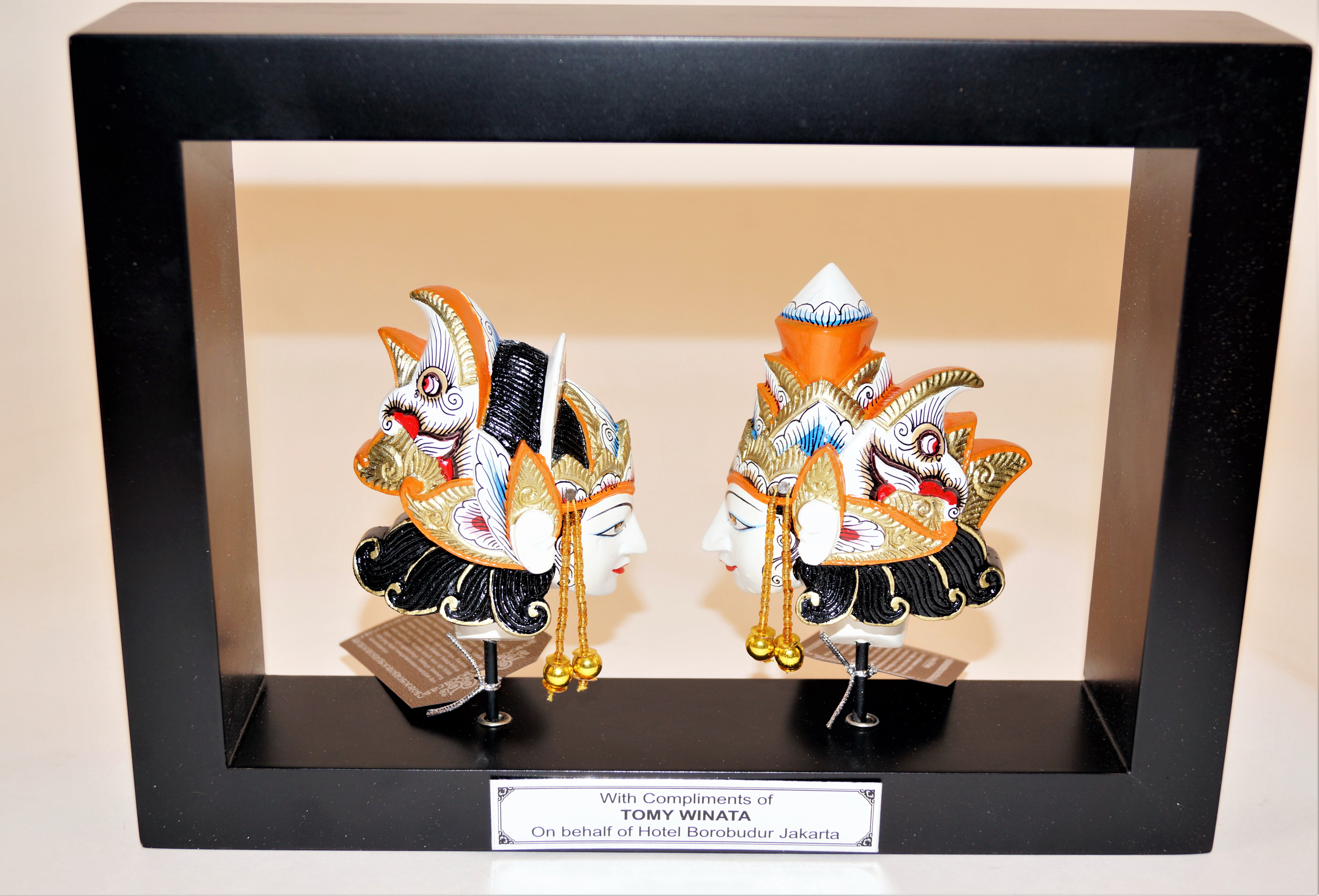 印尼Tomy Winata (Network)致贈-印尼傳統擺飾品相關照片