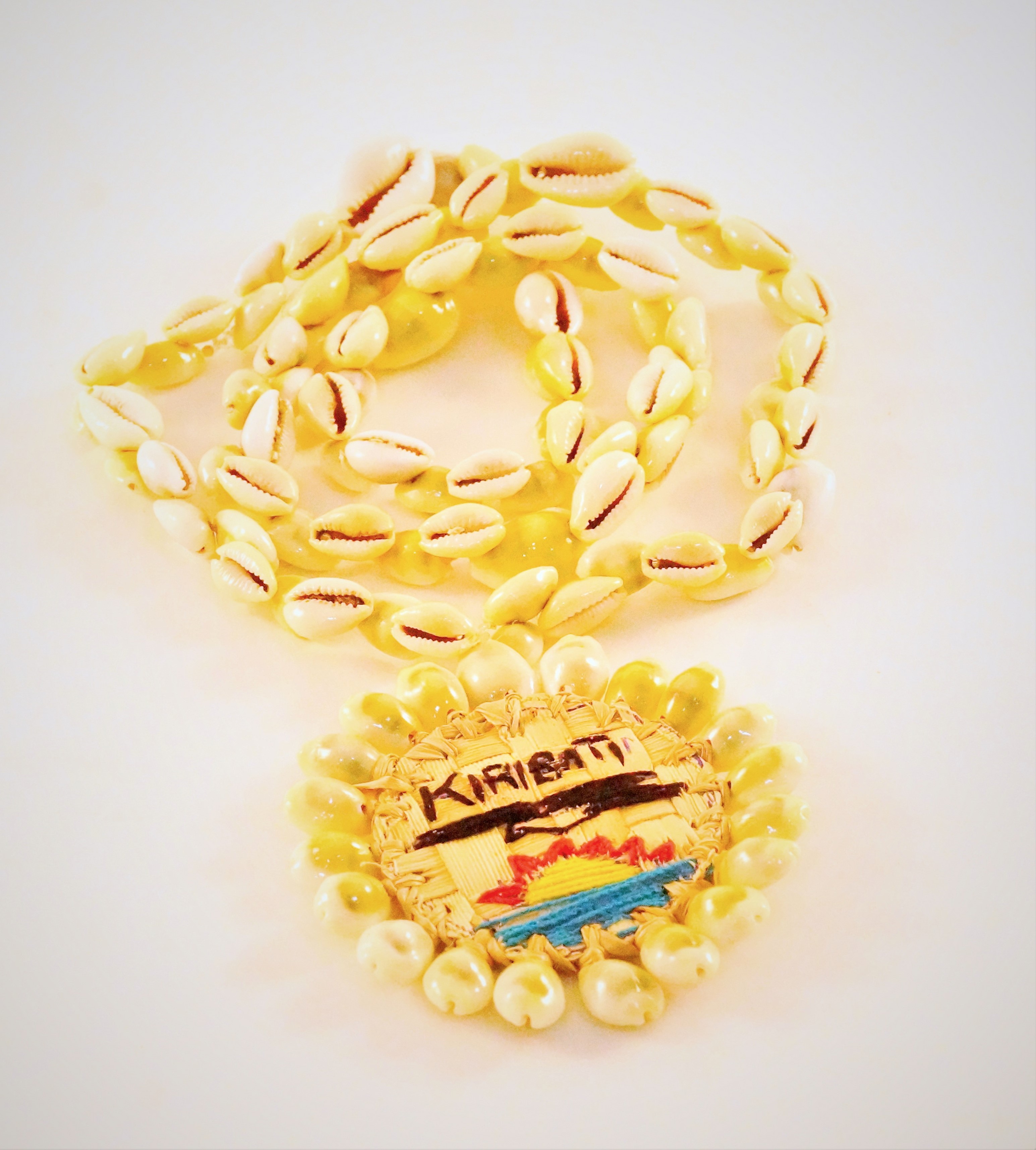 吉里巴斯國會議員卡拉致贈-貝殼項鍊15752相關照片