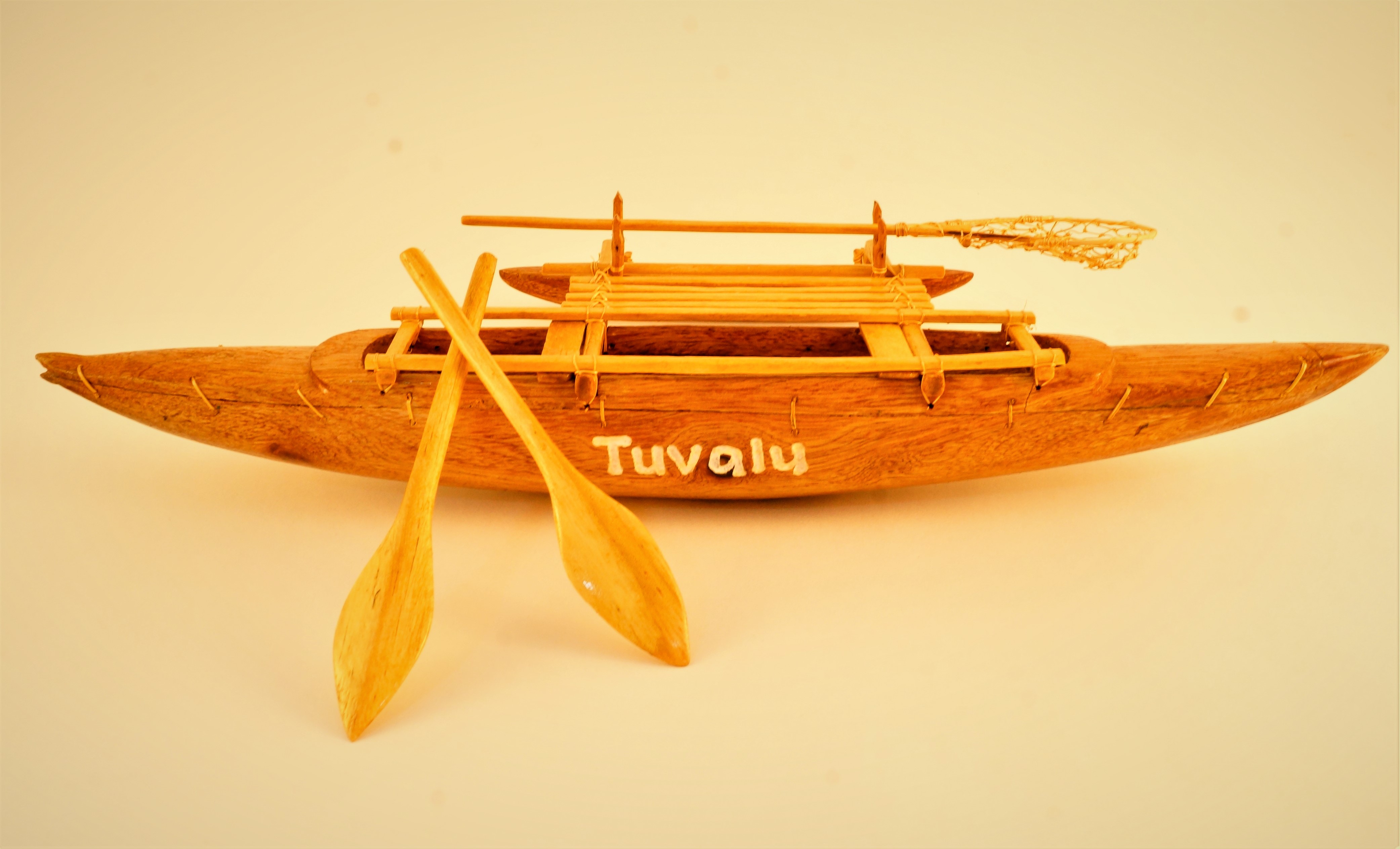 吐瓦魯外賓致贈-傳統手工藝品(船)相關照片