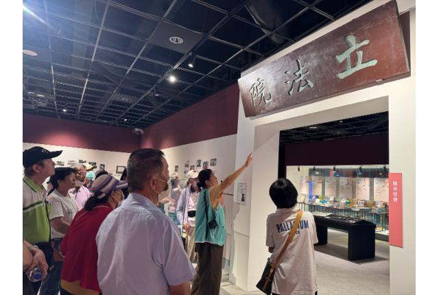 東元旅行社一行參觀博物館活動照片